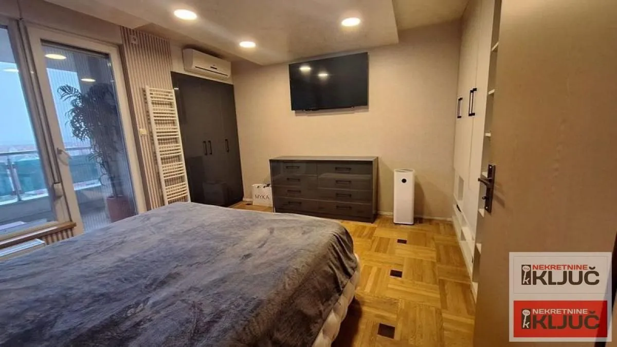 Prodaja, trosoban stan, 108m², Bulevar Evrope, Novi Sad Sve Podlokacije