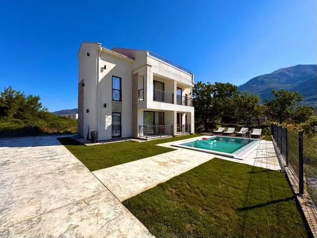 Prodaja, kuća, 100m², Lješevići, Kotor