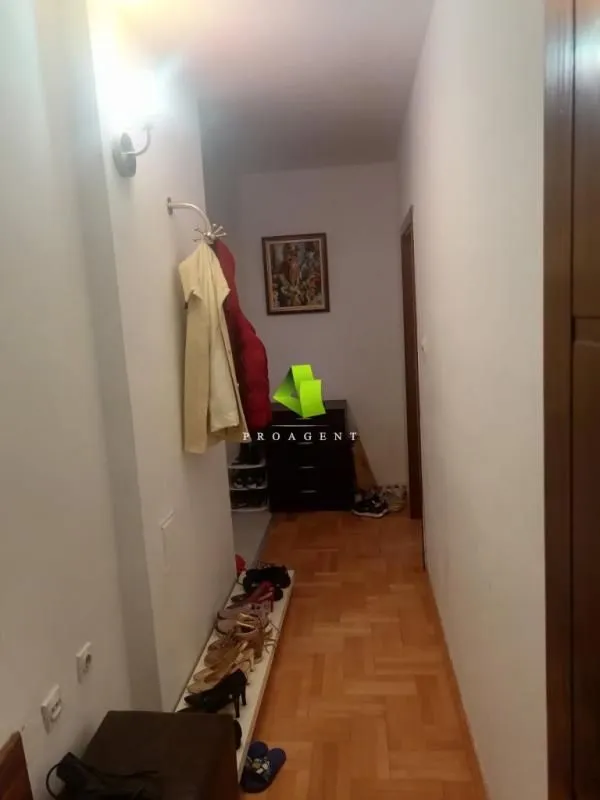 Prodaja, trosoban stan, 80m², Palilula, Niš