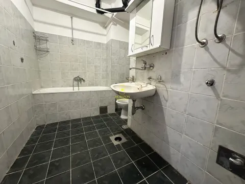 Prodaja, trosoban stan, 120m², Blok 7, Podgorica - image 11