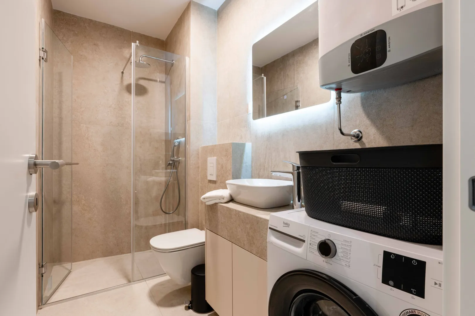 Izdavanje, jednosoban stan, 41m², Bečići, Budva
