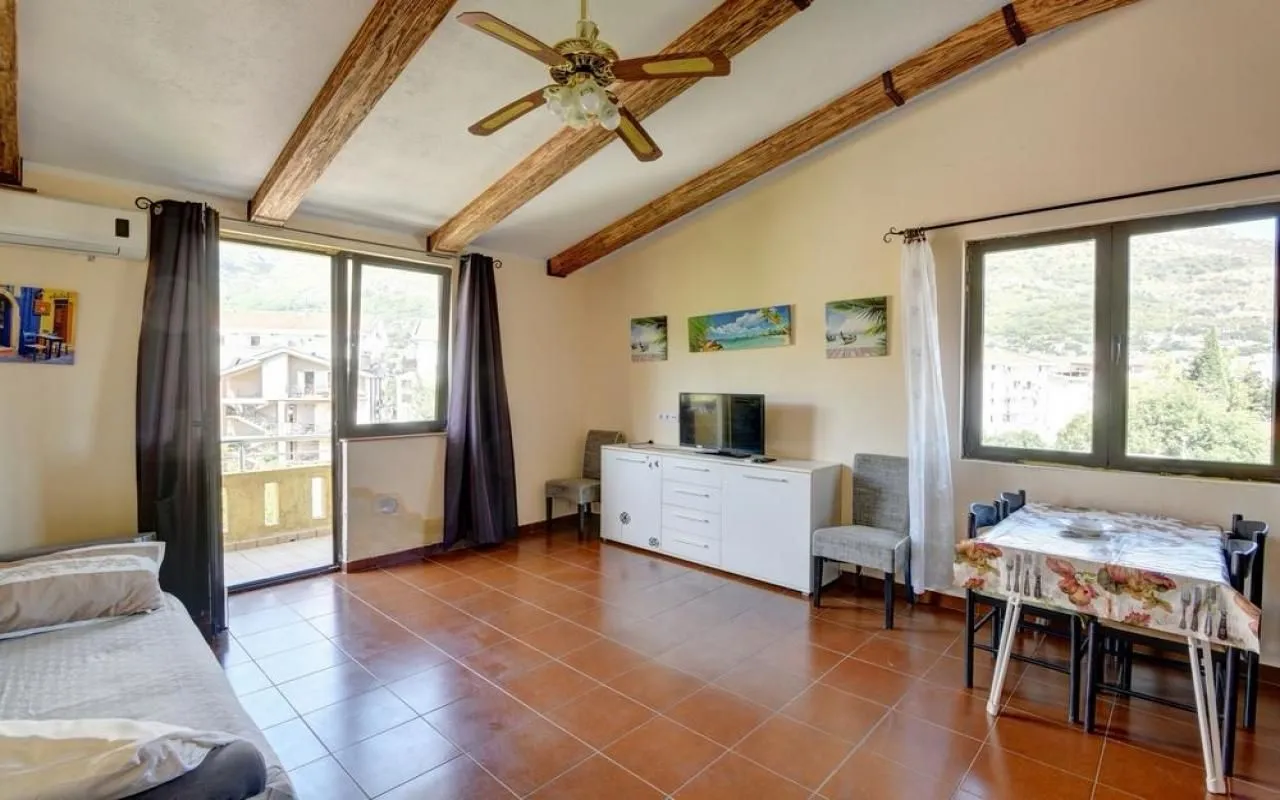 Izdavanje, dvosoban stan, 65m², Sutomore, Bar