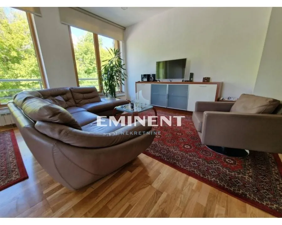 Izdavanje, trosoban stan, 130m², Savski Venac, Beograd