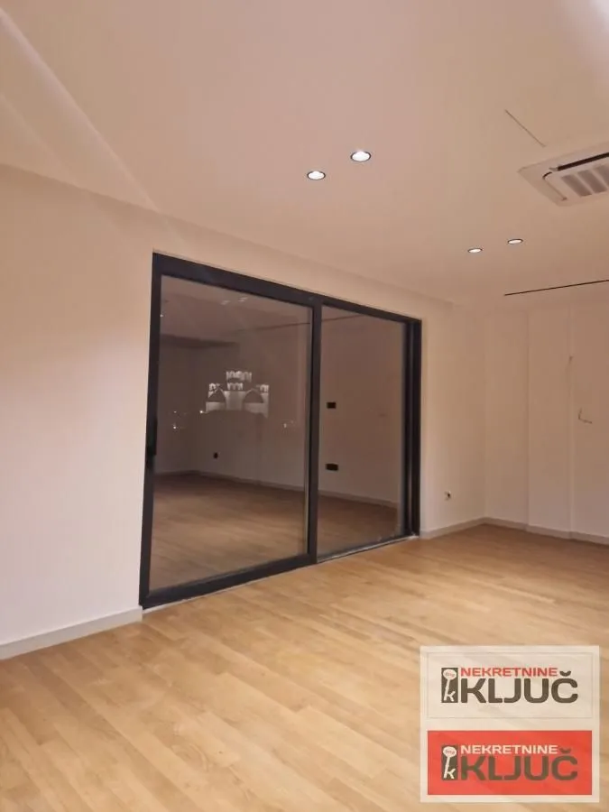 Prodaja, stan, 172m², Bulevar patrijarha Pavla, Novi Sad Sve Podlokacije
