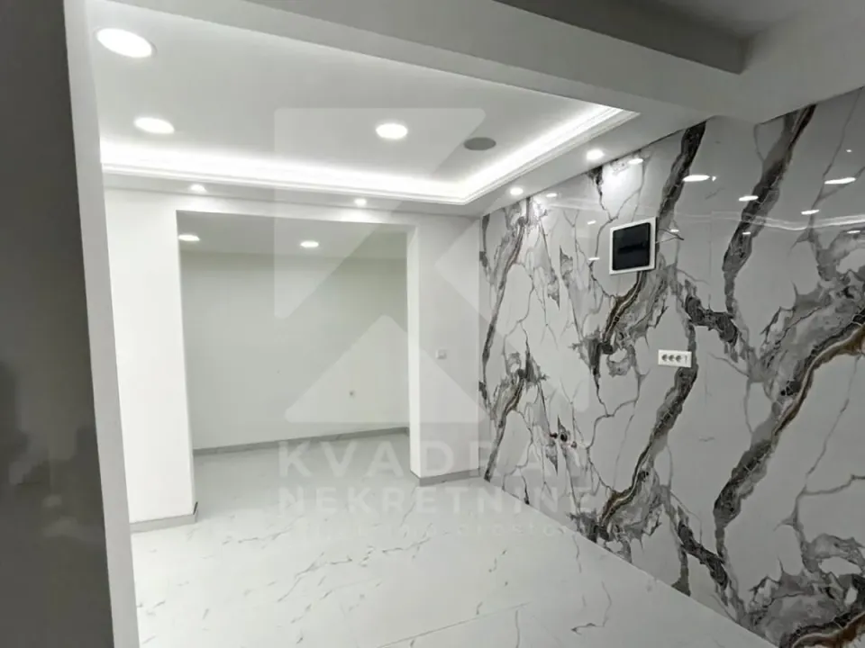 Rent, office space, 100m², Blok 9, Podgorica