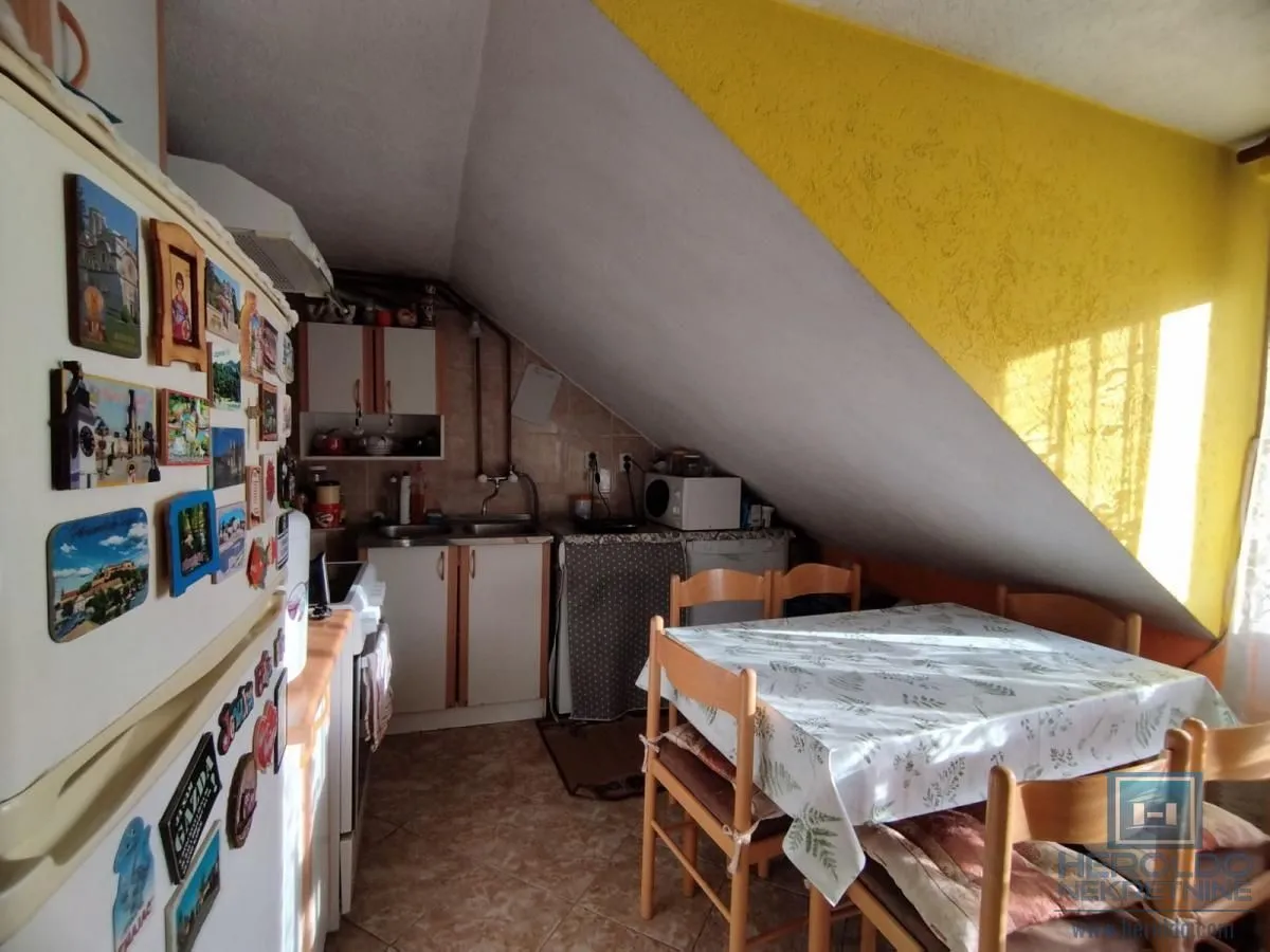 Prodaja, trosoban stan, 77m², Pijaca, Jagodina
