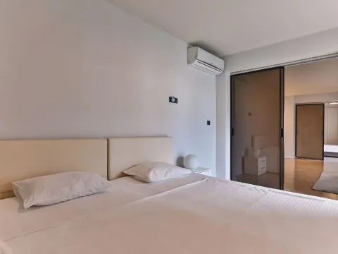 Rent, two bedroom apartment, 75m², Budva, Crna Gora - image 3