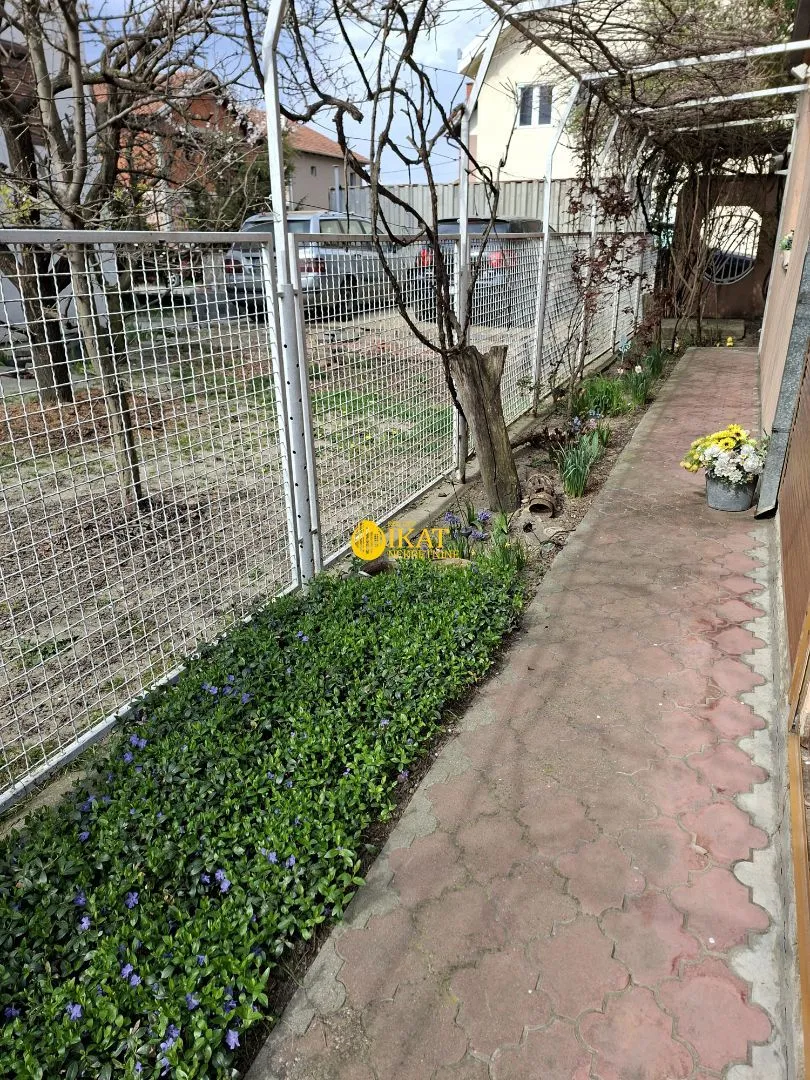 Prodaja, kuća, 265m², Borča 1, Borča Sve Podlokacije