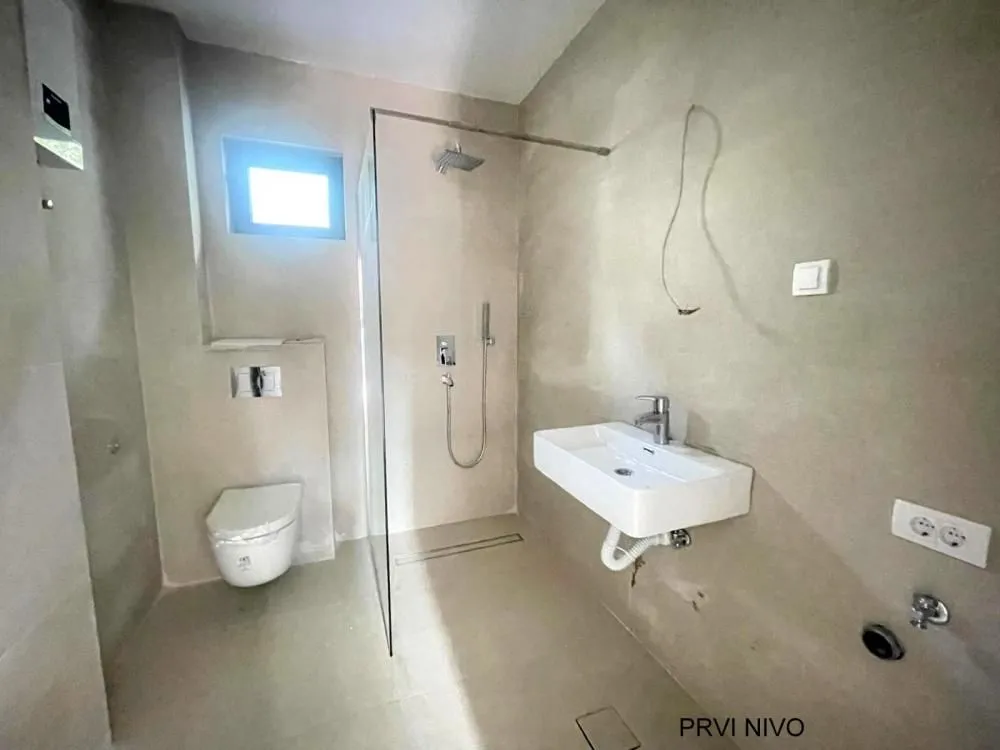 Sale, house, 233m², Čukarica, Beograd