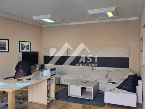 Izdavanje, poslovni prostor, 68m², Centar, Novi Sad - image 7
