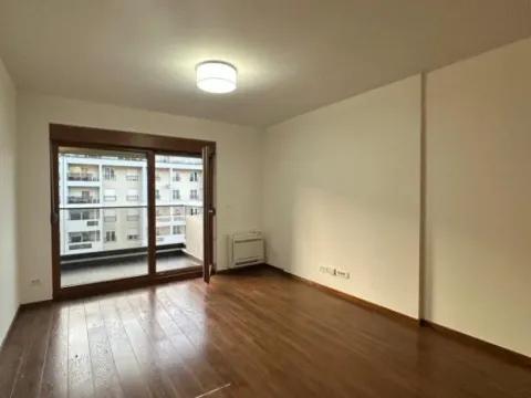 Izdavanje, dvosoban stan, 73m², Master Kvart, Podgorica - image 4