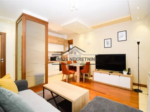 Izdavanje, dvosoban stan, 68m², Centar, Podgorica - image 24