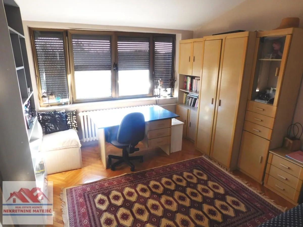 Prodaja, stan, 151m², Vašarište, Kragujevac