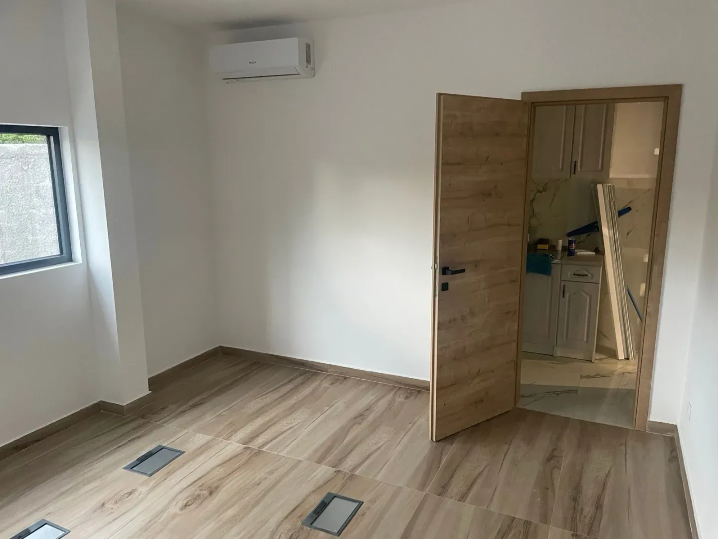 Rent, office space, 300m², Zagorič, Podgorica