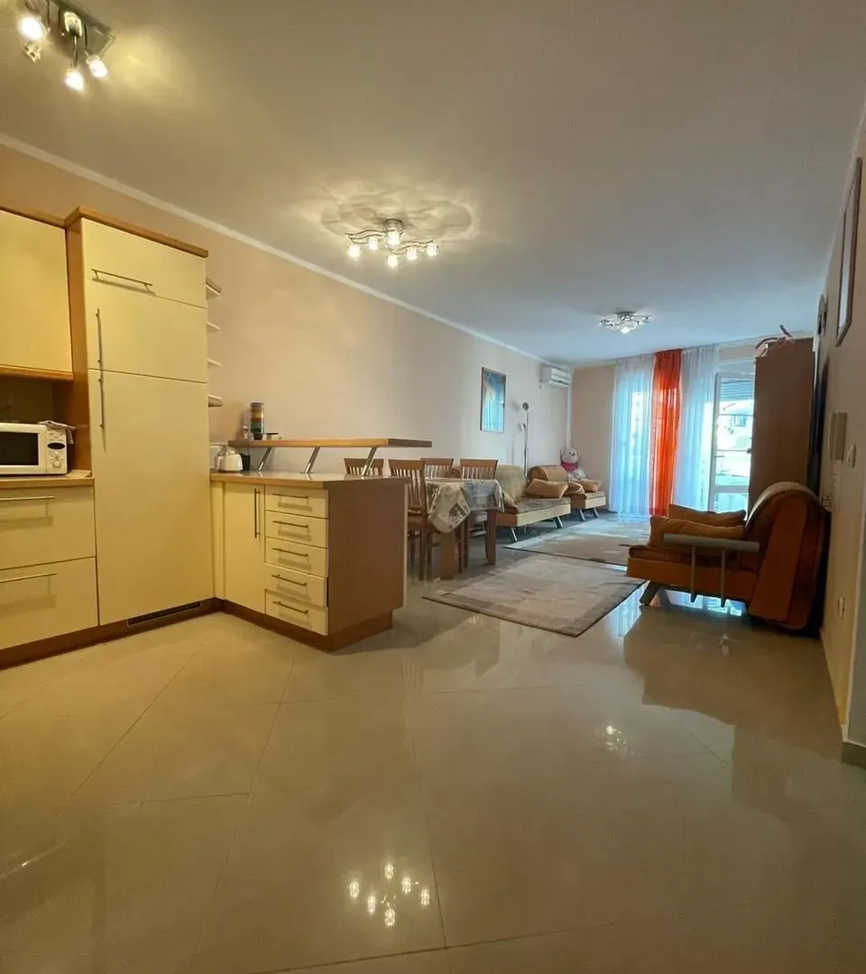 Rent, one bedroom apartment, 66m², Rafailovići, Budva