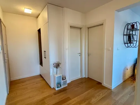 Sale, two bedroom apartment, 70m², Central Point, Podgorica - image 8