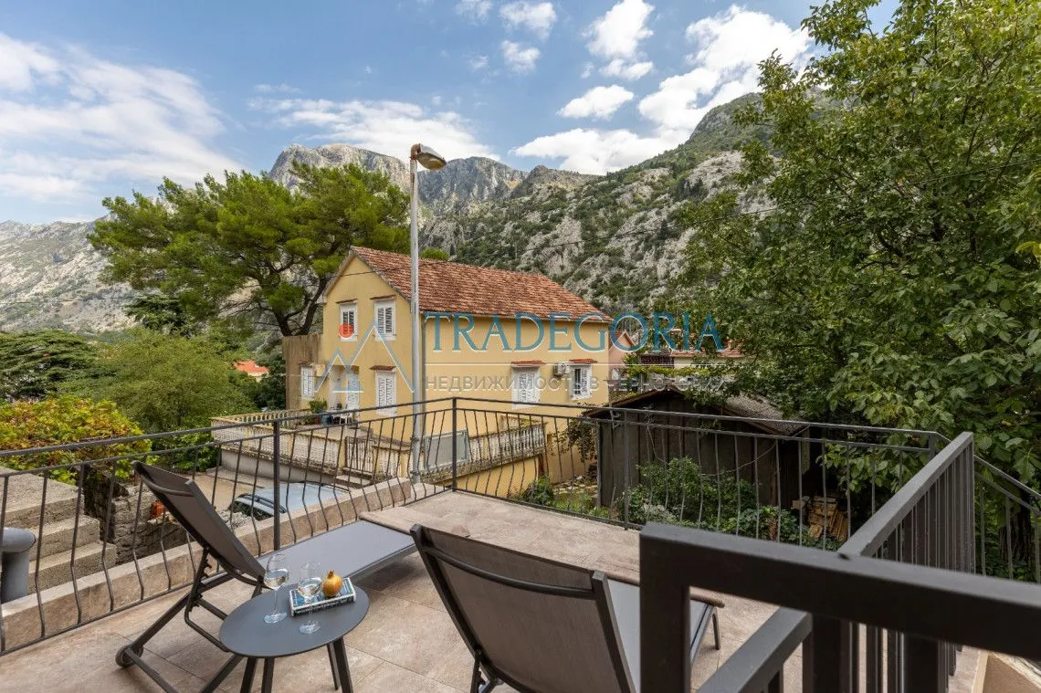 Prodaja, kuća, 170m², Škaljari, Kotor