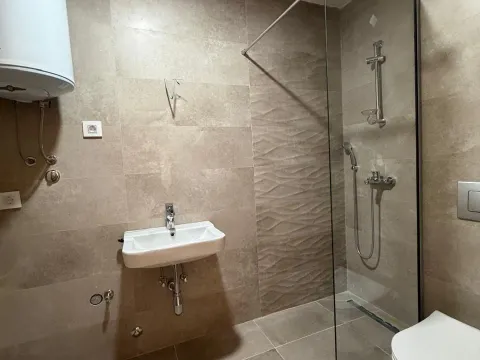 Sale, one bedroom apartment, 44m², Bečići, Budva - image 9