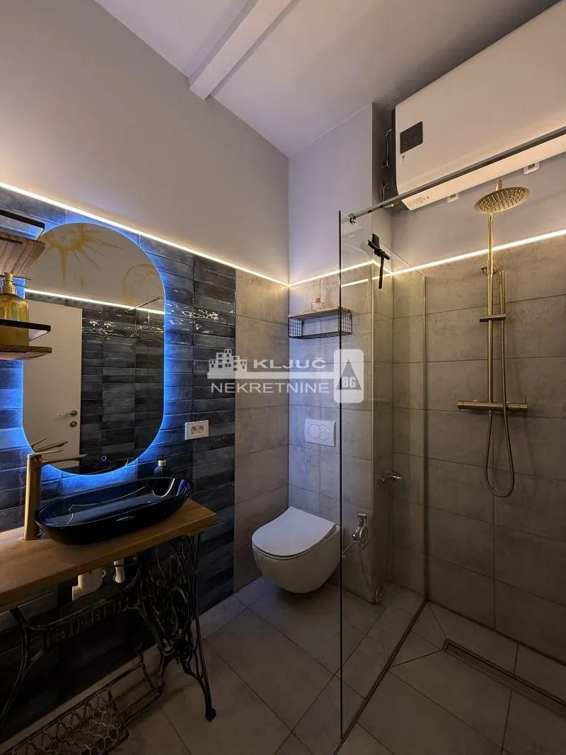 Prodaja, četvorosoban stan, 153m², Stari Grad, Beograd