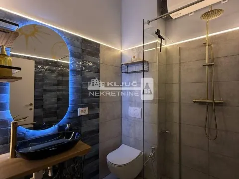 Sale, four bedroom apartment, 153m², Stari Grad, Beograd - image 14