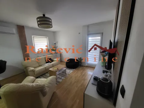 Stan in Zvezdara Sve Podlokacije
