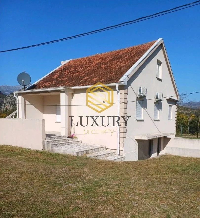 Sale, house, 81m², Bioče, Podgorica