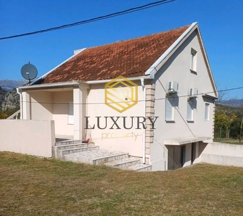 Sale, house, 81m², Bioče, Podgorica