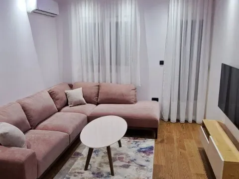 Izdavanje, jednosoban stan, 47m², Zabjelo, Podgorica - image 1