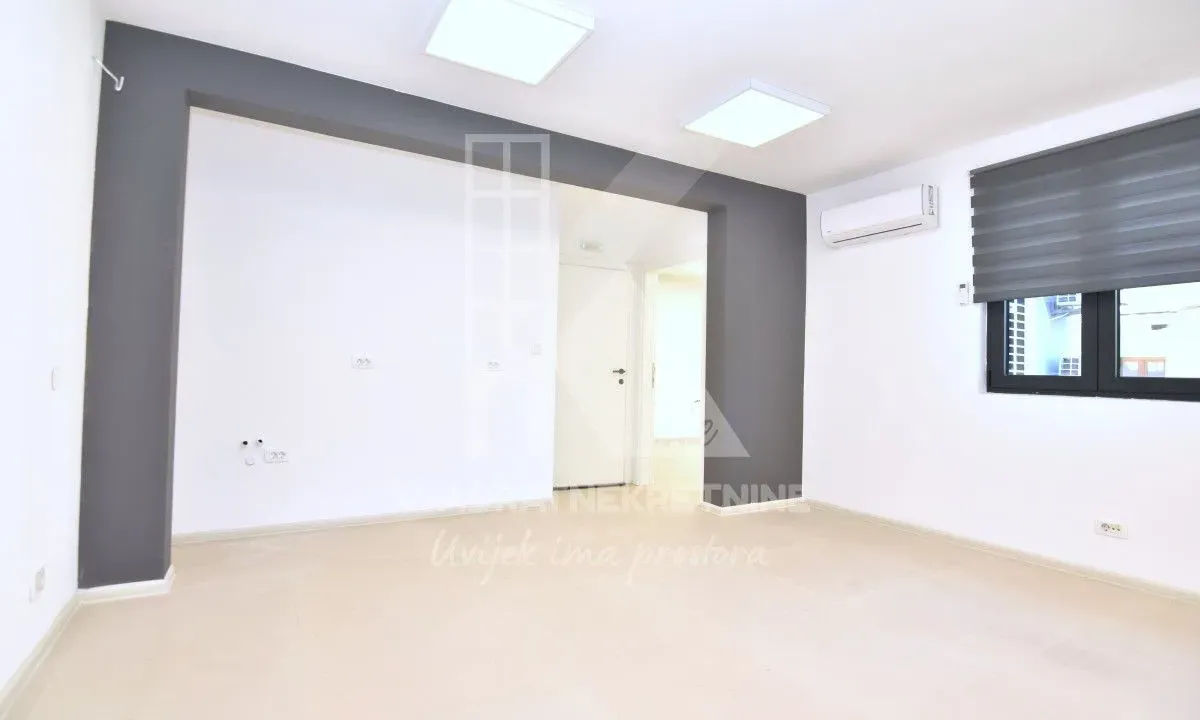 Izdavanje, poslovni prostor, 80m², Centar, Podgorica