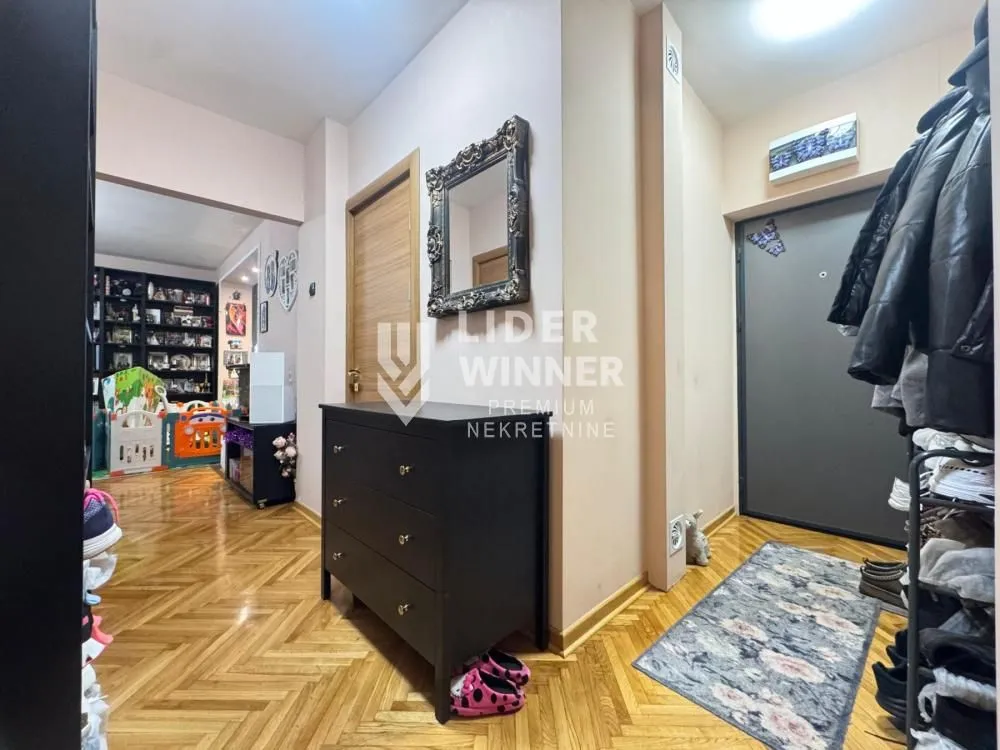 Prodaja, dvosoban stan, 84m², Kalenić Pijaca, Vračar Sve Podlokacije