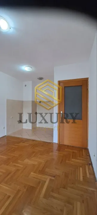 Prodaja, jednosoban stan, 36m², Stari Aerodrom, Podgorica