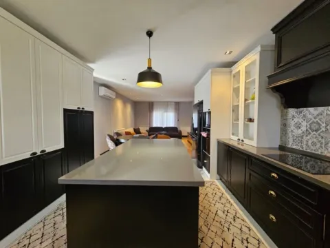 Izdavanje, kuća, 380m², Zeta, Podgorica - image 8