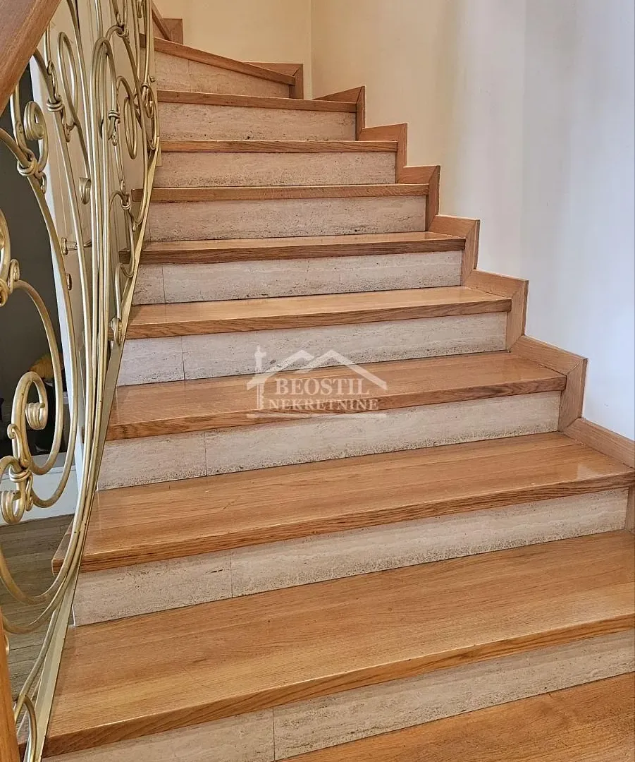 Izdavanje, stan, 191m², Stari Grad, Beograd
