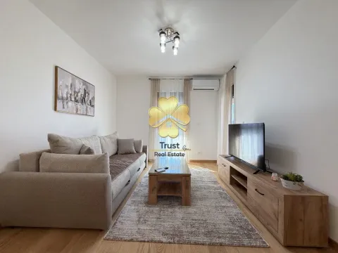 Rent, one bedroom apartment, 50m², City Kvart, Podgorica - image 1