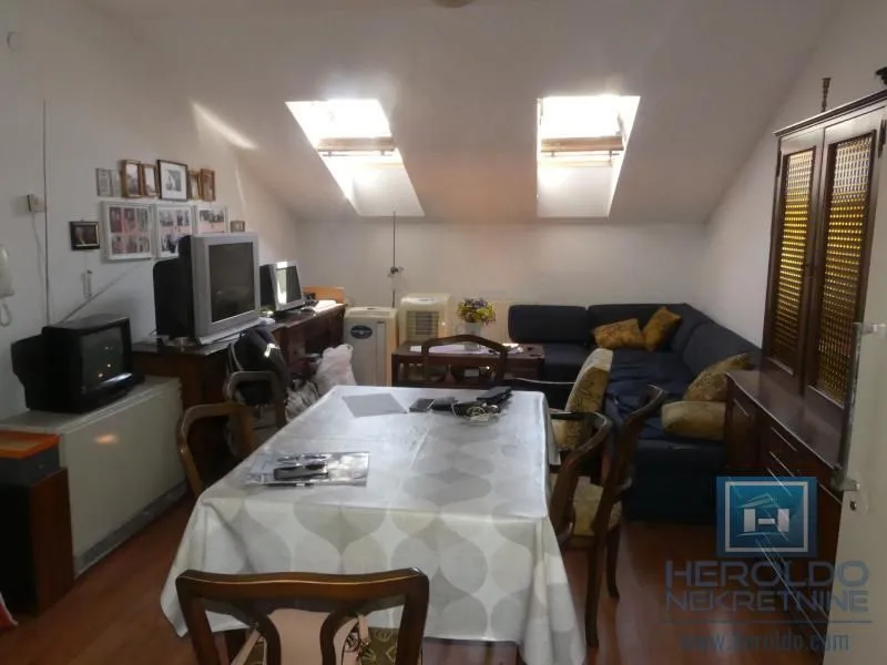 Prodaja, trosoban stan, 62m², Centar, Jagodina