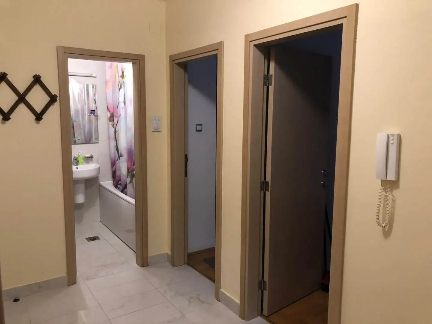 Izdavanje, dvosoban stan, 77m², Preko Morače, Podgorica