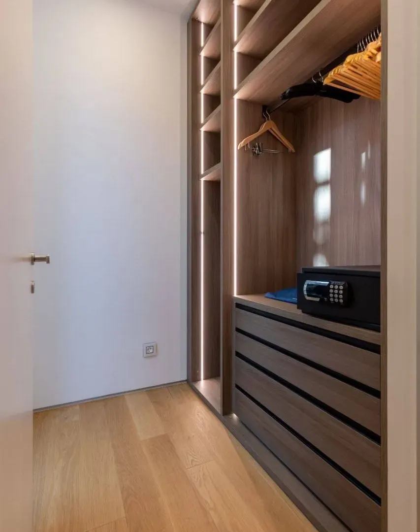 Sale, four bedroom apartment, 287m², Dukley Gardens, Budva