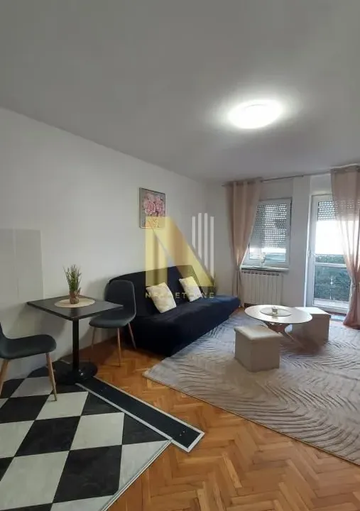 Izdavanje, garsonjera, 32m², Grbavica, Novi Sad Sve Podlokacije