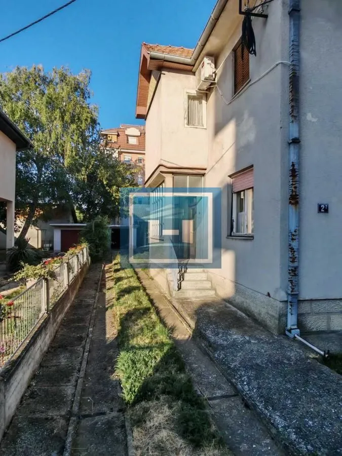 Prodaja, kuća, 136m², Kajsijar, Jagodina