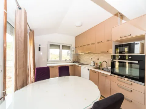 Rent, three bedroom apartment, 125m², Podgorica, Crna Gora - image 4