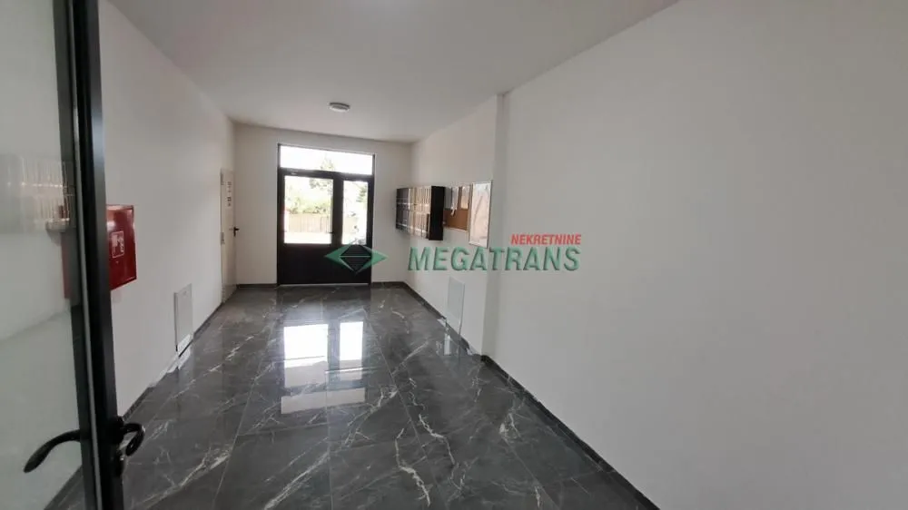 Izdavanje, dvosoban stan, 69m², Železničko Naselje, Subotica