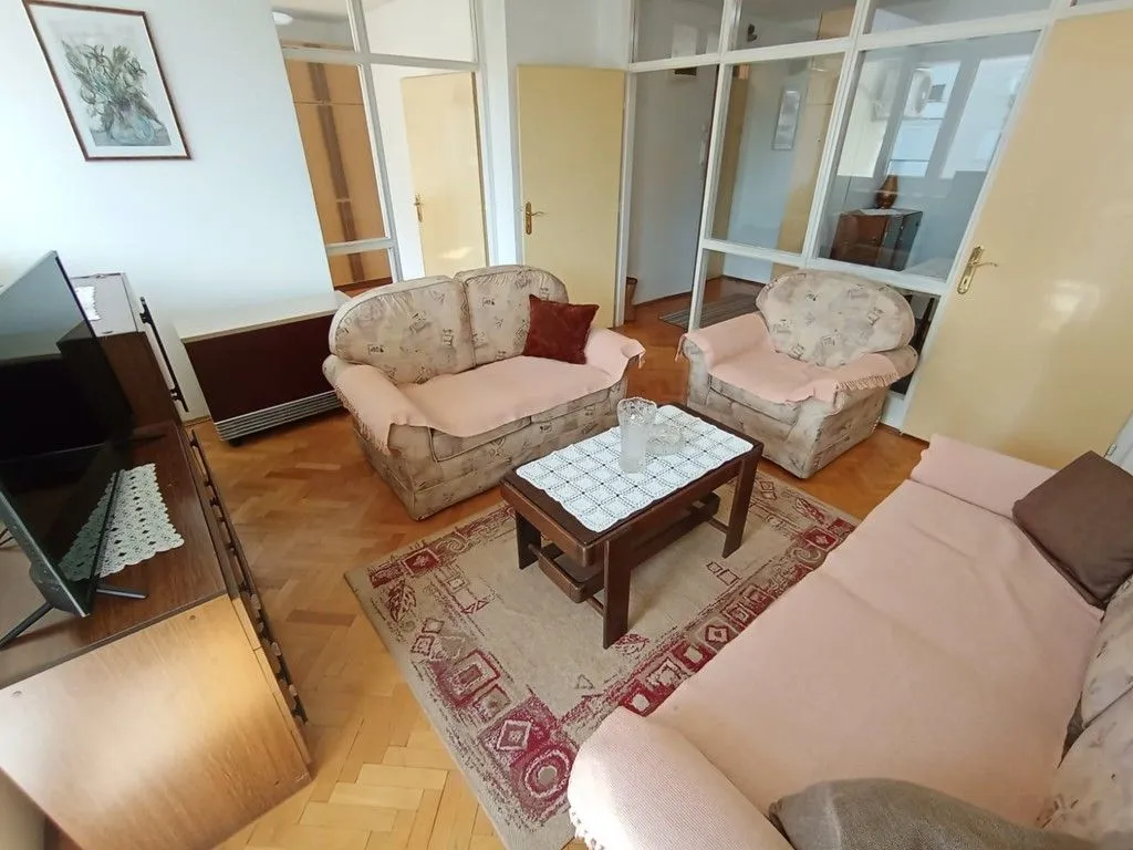 Izdavanje, dvosoban stan, 75m², Preko Morače, Podgorica