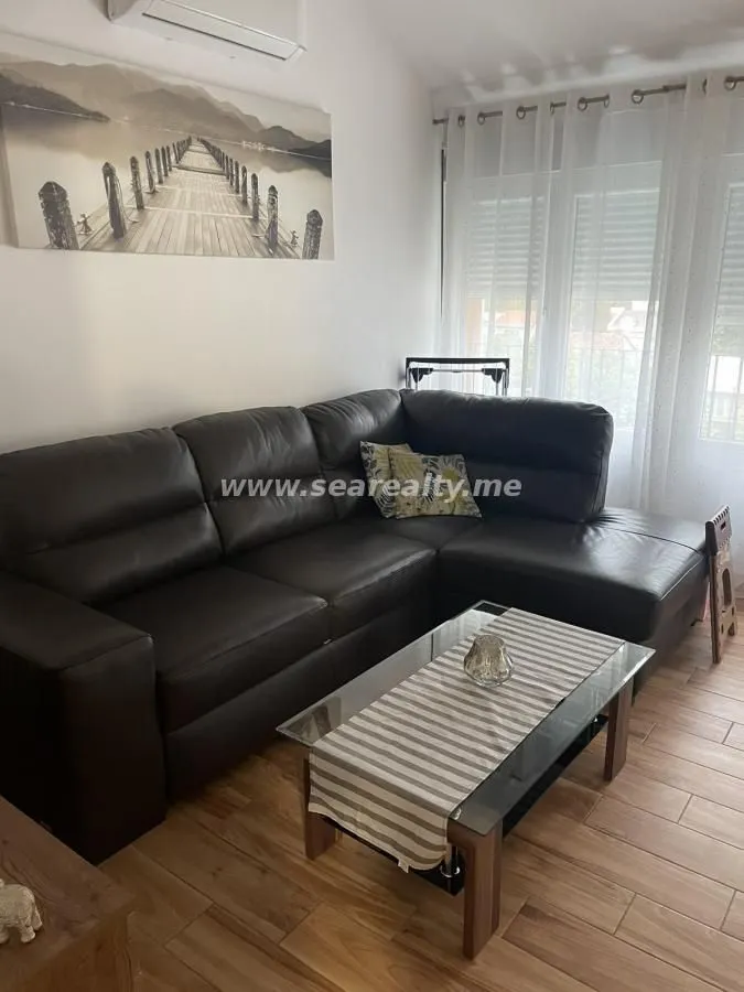 Rent, one bedroom apartment, 34m², Centar, Tivat