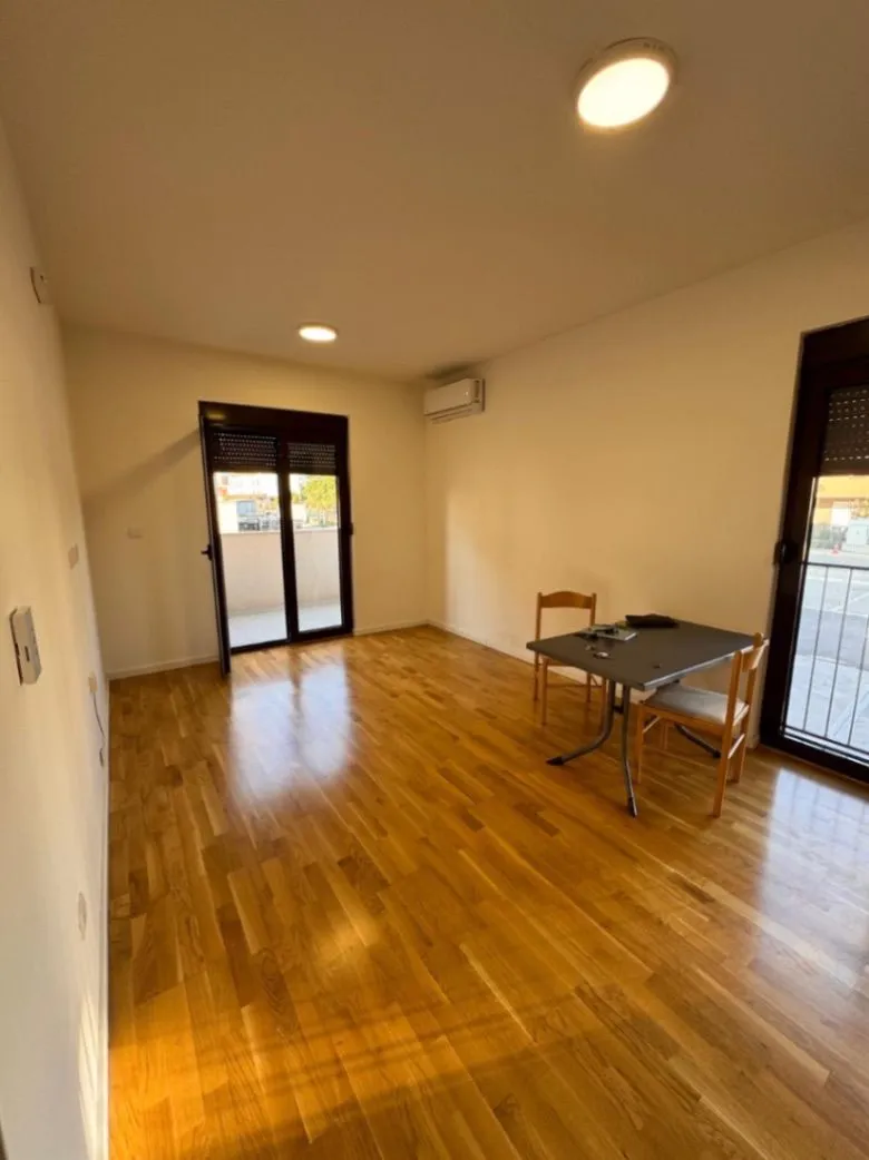 Izdavanje, jednosoban stan, 45m², Zabjelo, Podgorica