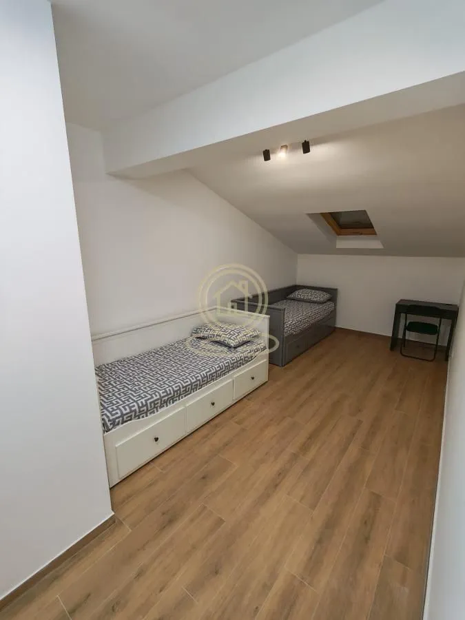 Izdavanje, trosoban stan, 80m², Savski Venac, Beograd