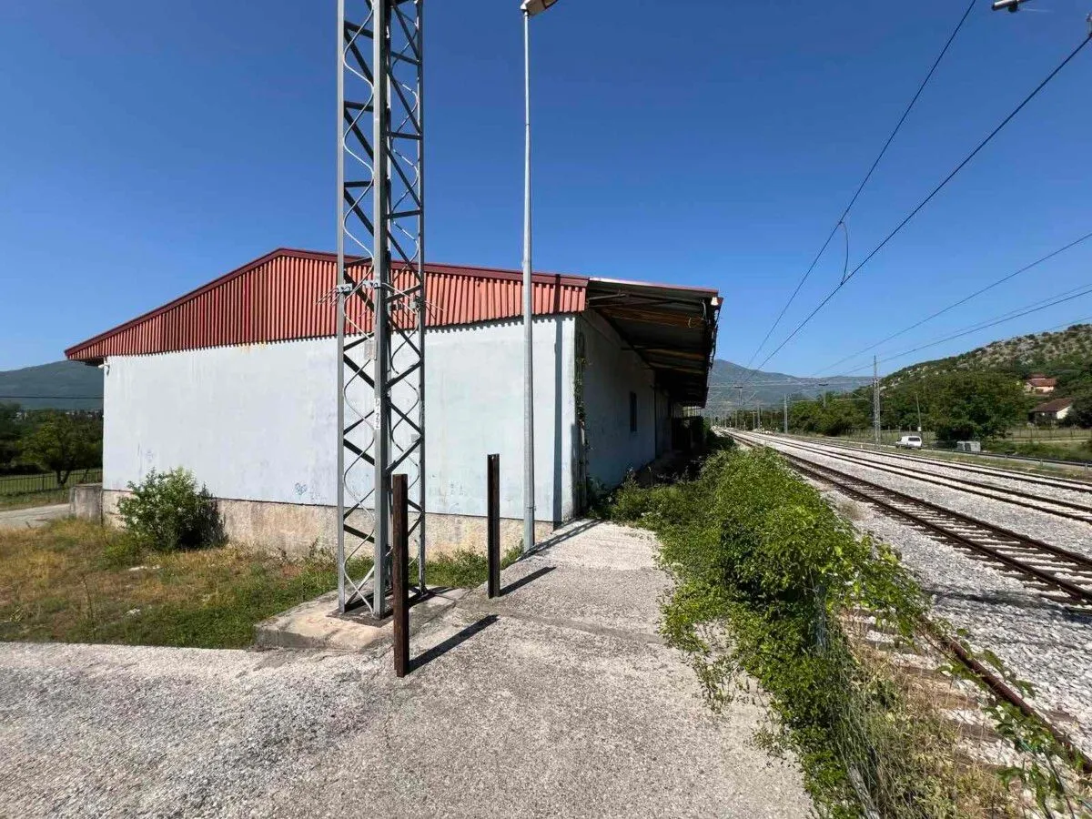 Rent, office space, 1500m², Spuž, Danilovgrad