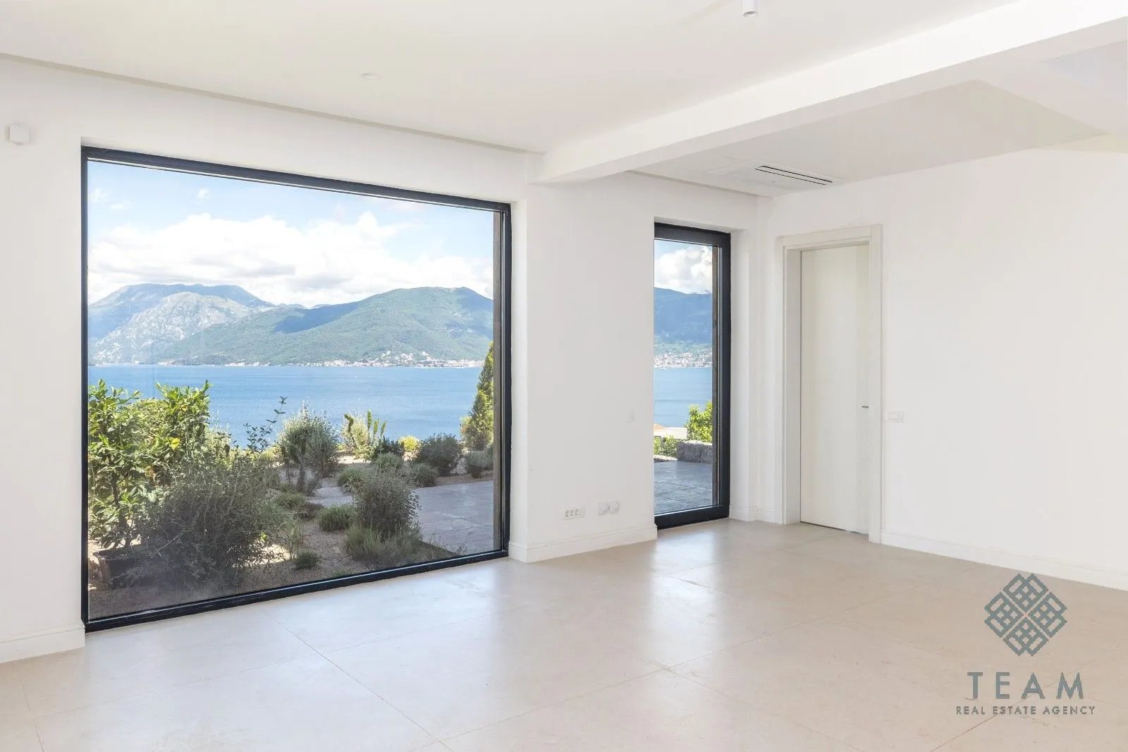 Sale, house, 328m², Krašići, Tivat