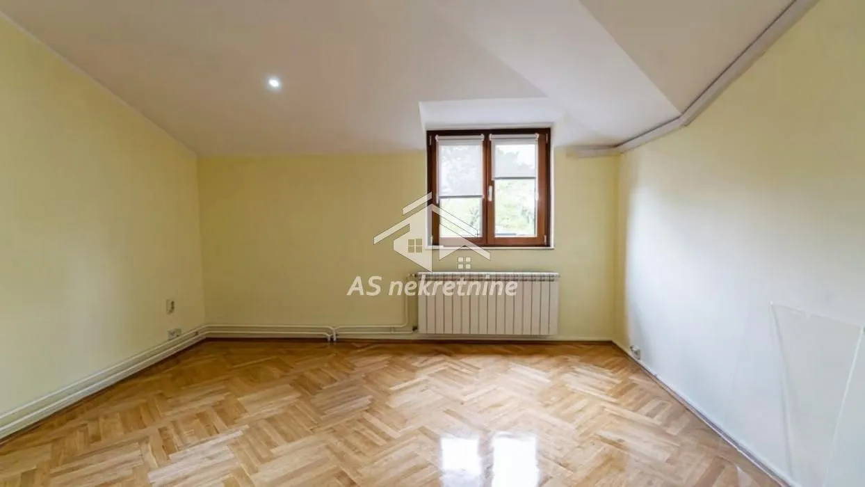 Izdavanje, stan, 210m², Savski Venac, Beograd
