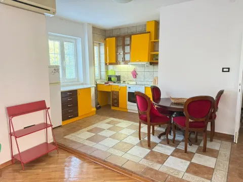 Izdavanje, jednosoban stan, 50m², Centar, Podgorica - image 8