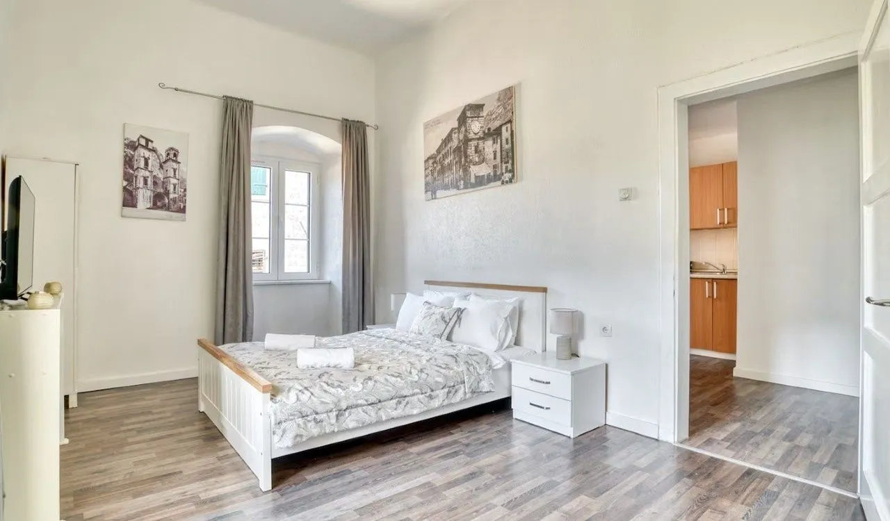 Sale, one bedroom apartment, 42m², Stari Grad Kotor, Kotor